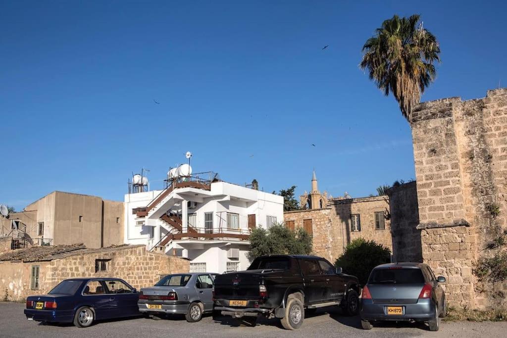 Templar Guesthouse Famagusta  Bagian luar foto