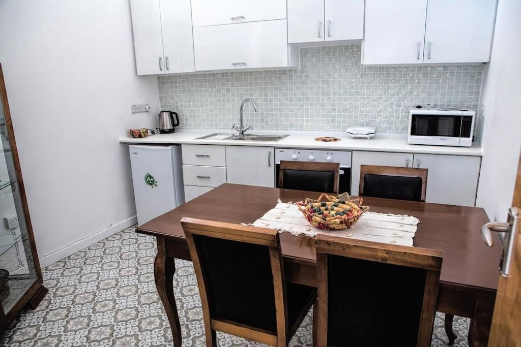 Templar Guesthouse Famagusta  Bagian luar foto